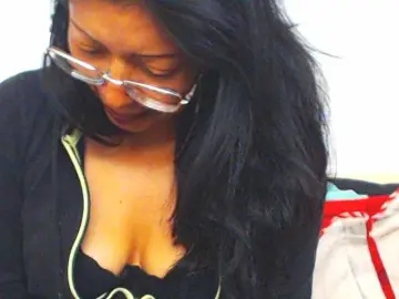 Bongacams Sex Cam of HOTTTSKIN