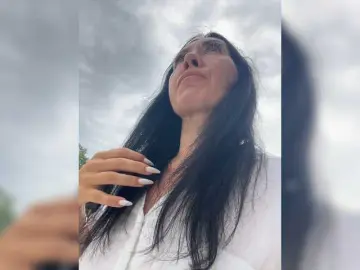 Bongacams Sex Cam of KarolinaMilf