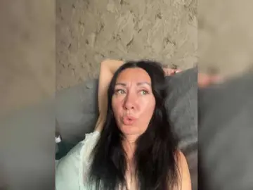 Bongacams Best live sex cam show of KarolinaMilf