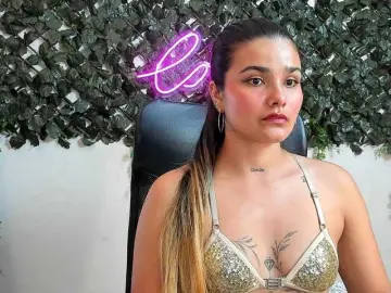 Bongacams Watch Live Sex Cams of DestinyHills
