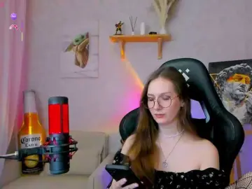 Bongacams Watch Live Sex Cams of -Lovely