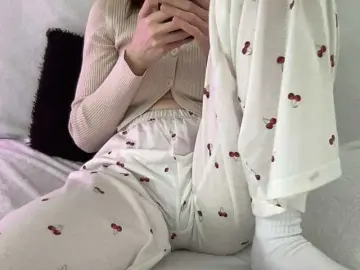 Bongacams Watch Live Sex Cams of BestyBoobs