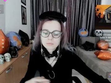 Bongacams Watch Live Sex Cams of MiniLussiya