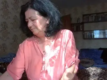 Bongacams Watch Live Sex Cams of krisshurdlove