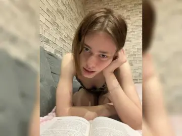 Bongacams Adult Webcams of 18YoungPussy18