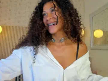 Bongacams Watch Live Sex Cams of TheAlieh