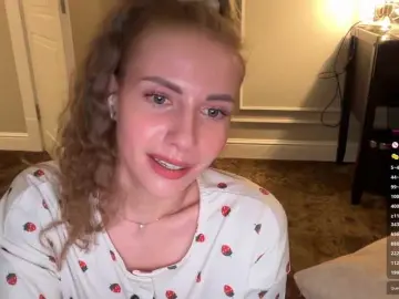 Bongacams Free Porn Cam of -VikkiL0vesCheese-