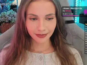 Bongacams Live Sex Cam of -VikkiL0vesCheese-