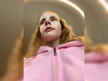 Bongacams Live Porn of -VikkiL0vesCheese-