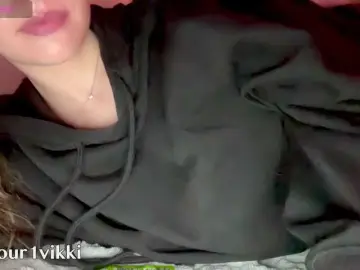 Bongacams Private Sex Chat of -VikkiL0vesCheese-