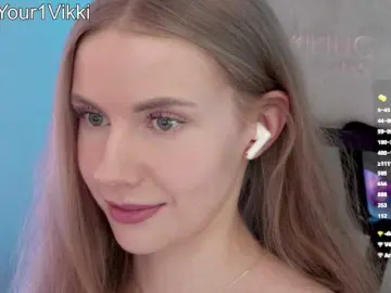Bongacams Adult Webcam of -VikkiL0vesCheese-