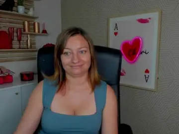 Bongacams Free Porn Cam of angelaLove13