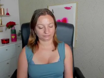 Bongacams Free Live Porn of angelaLove13