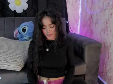 Bongacams Live Sex Cam of laurencamila1
