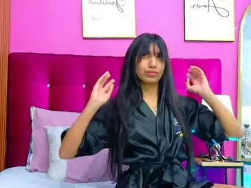 Bongacams Private Sex Chat of littleeemiily