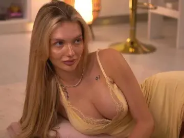 Bongacams Free Porn Cam of LeyaMeyers