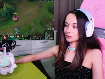 Bongacams Free Live Porn of JuicyAngel