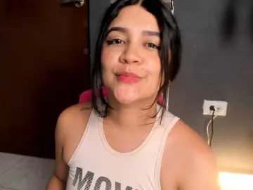 Bongacams Nude Webcam of Emilyjhonson-1