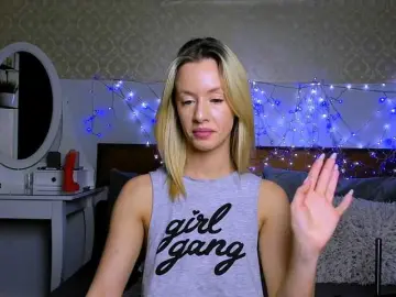 Bongacams Free Porn Cam of MiaBeeX