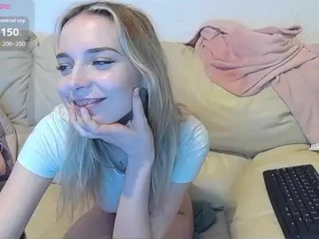 Bongacams Live Porn of Almondmilka