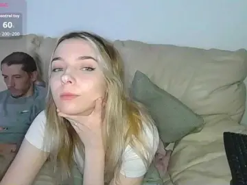 Bongacams Watch Live Sex Cams of Almondmilka