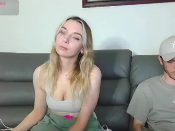 Bongacams Watch Live Sex Cams of Almondmilka