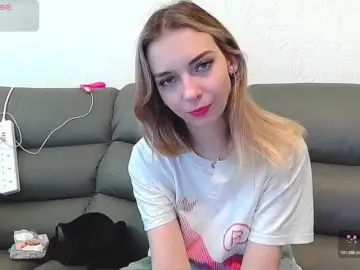 Bongacams Sex Cam of Almondmilka