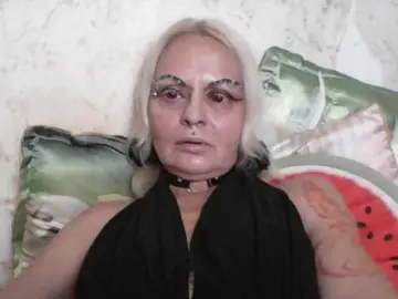 Bongacams Live Sex Cam of GardenerofIllusions