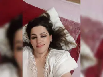 Bongacams Nude Webcam of miss-kiss-kiss