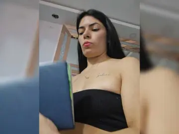 Bongacams Free Porn Cam of Estefani-R