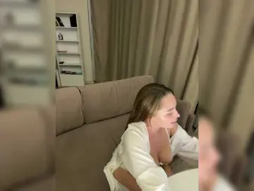 Bongacams Sex Cam of EvaXLeo