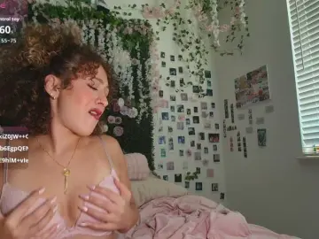 Bongacams Nude Webcam of LyraCovee