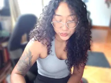 Bongacams Free Porn Cam of clitia-xx