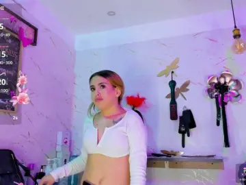 Bongacams Live Porn of Natasha-Adams