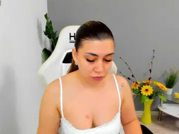 Bongacams Watch Live Sex Cams of EveeEvian