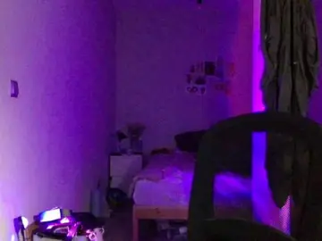 Bongacams Live Porn of EmmyHot