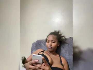 Bongacams Live Sex of Curvy-maxy9