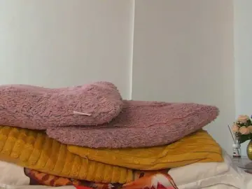 Bongacams Sex Cam of Foxxxy-MILF