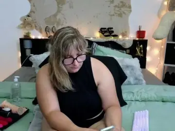 Bongacams Sex Cam of ElvinnaLaFrancaise