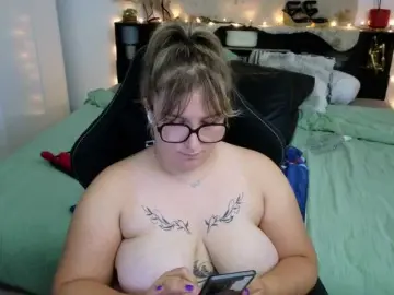 Bongacams Live Sex Cam of ElvinnaLaFrancaise