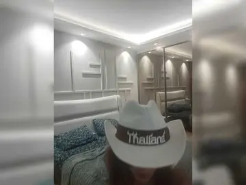 Bongacams Sex Cam of hamster-with-shotgun