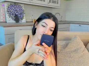 Bongacams Nude Webcam of SweetyKissy