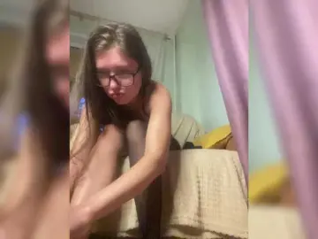 Bongacams Live Sex Cam of SweetLoveKiss