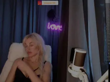Bongacams Private Sex Chat of Margo77-1