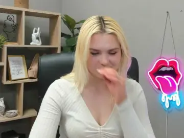 Bongacams Free Porn Cam of SweetLilyxo