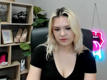 Bongacams Watch Live Sex Cams of SweetLilyxo