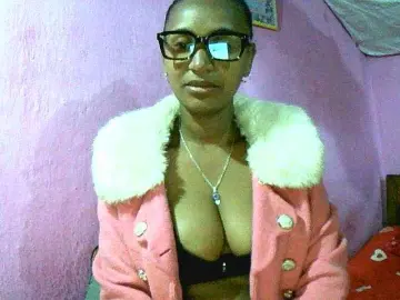 Bongacams Watch Live Sex Cams of Mynah