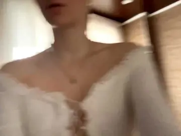Bongacams Sex Cam of MyrticeDollen