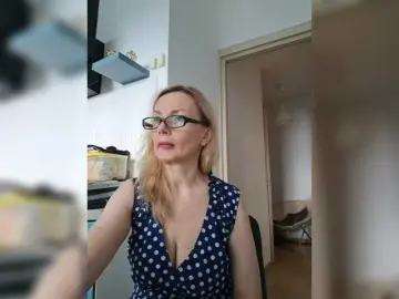 Bongacams Live Sex Cam of ShiningMILF