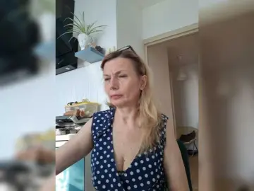 Bongacams Free Porn Cam of ShiningMILF